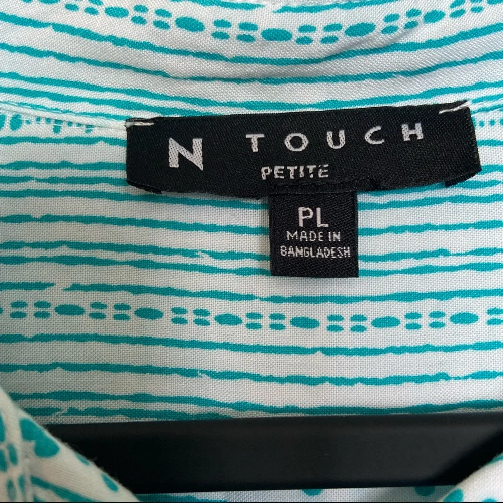 🖤 N Touch Petite Cyan Striped Blouse $3/15 - Picture 3 of 6